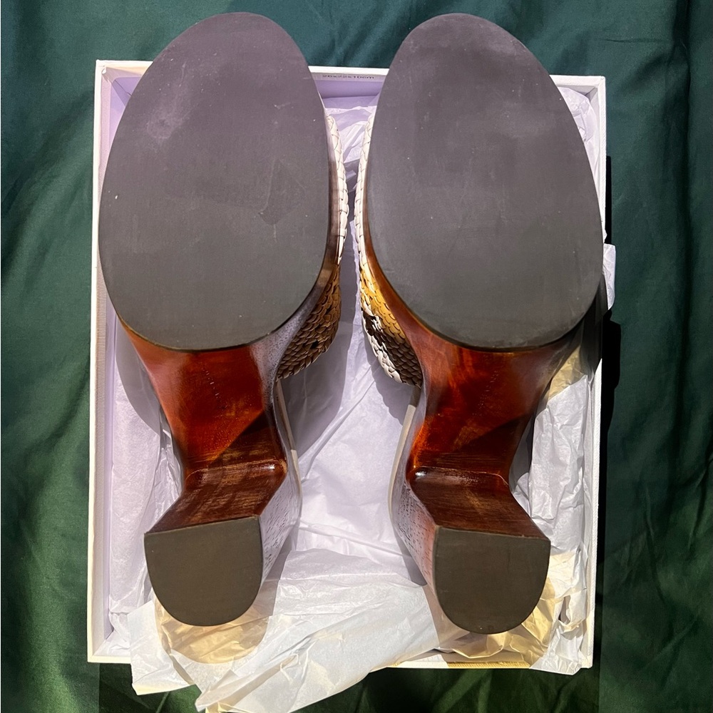 COPY - Guadalupe Platform Sandals by Veronica Beard. - Picture 6 of 9